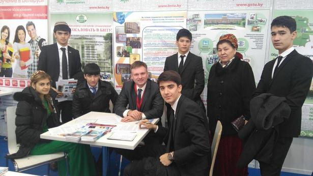 Образовательная выставка в Туркменистане